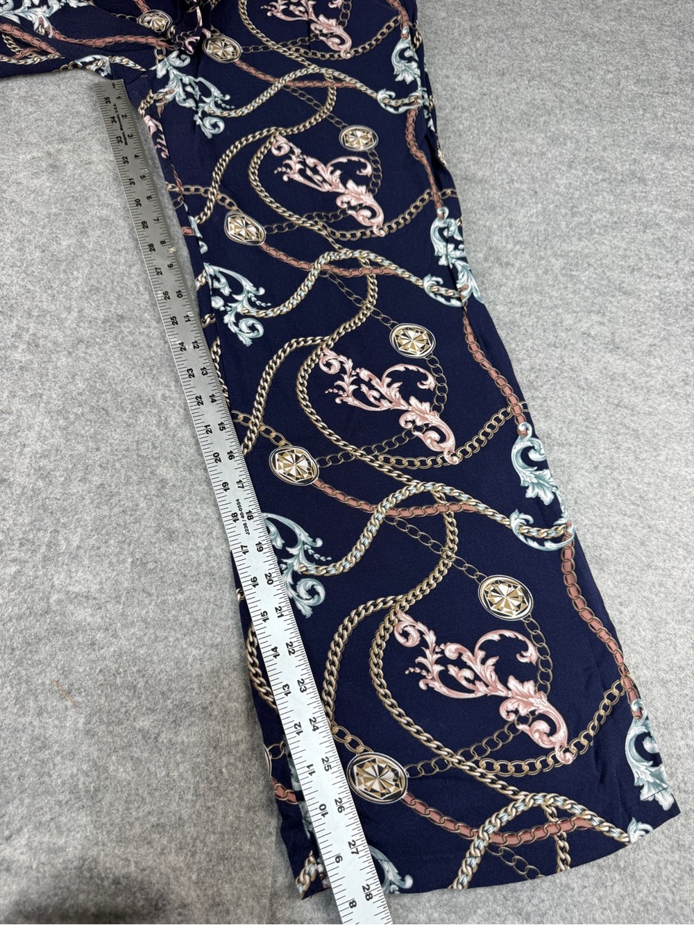 GUESS Navy Baroque Chain Print Wide Leg Pants Size Large - Picture 2 of 7